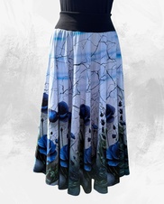 Dámská dlouhá kolová úpletová sukně,modré květy na bílé